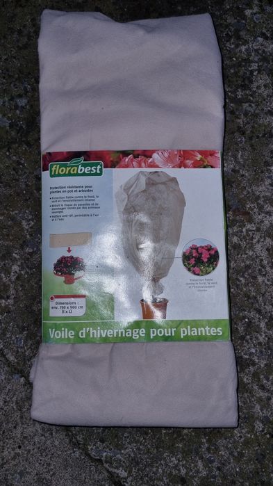Укрывной материал для растений Florabest.
