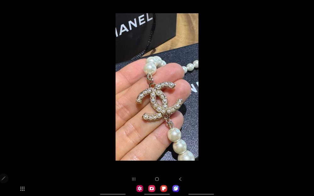 Стильное колье Chanel