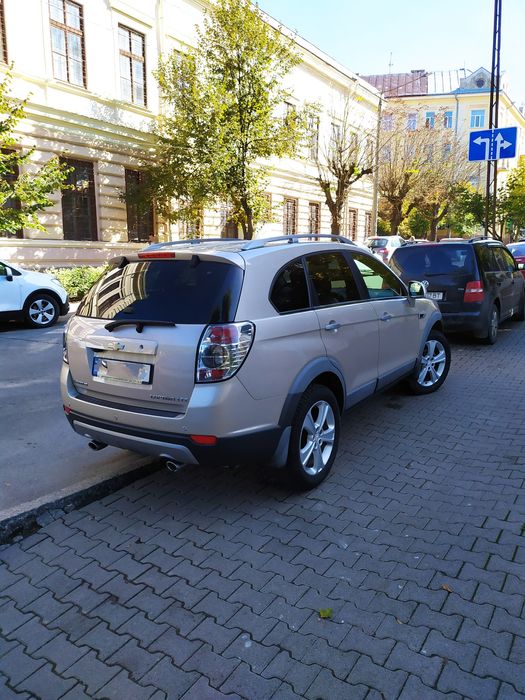Автомобиль Chevrolet Captiva.