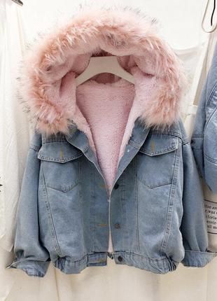 Жіноча джинсова куртка на хутрі