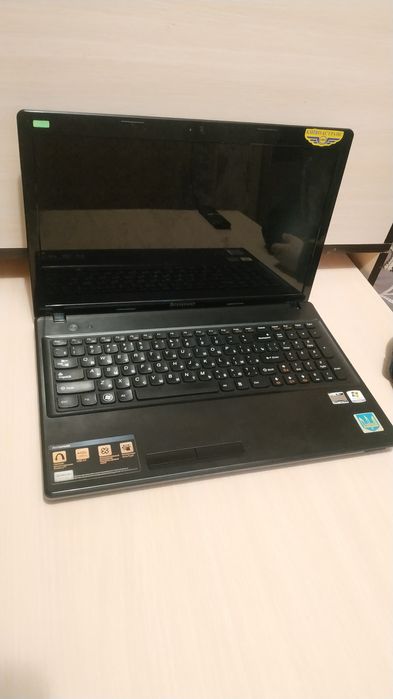 Комплектний ноутбук Lenovo G585 на запчастини