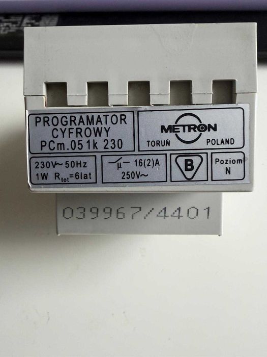 Zegar programator cyfrowy czasowy METRON PCm 05