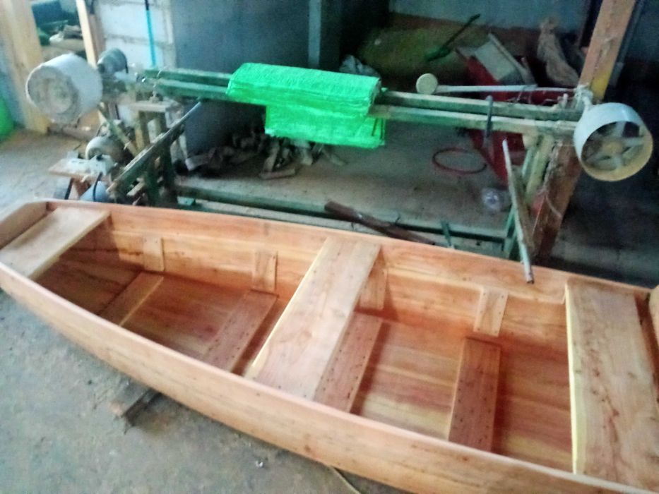 Łódka wędkarska drewniana sosnowa