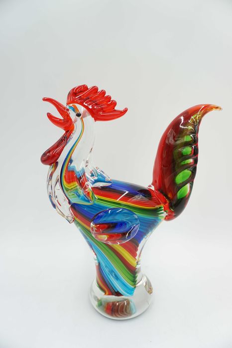 Szklana Figurka Dekoracyjna – Tęczowy Kogut