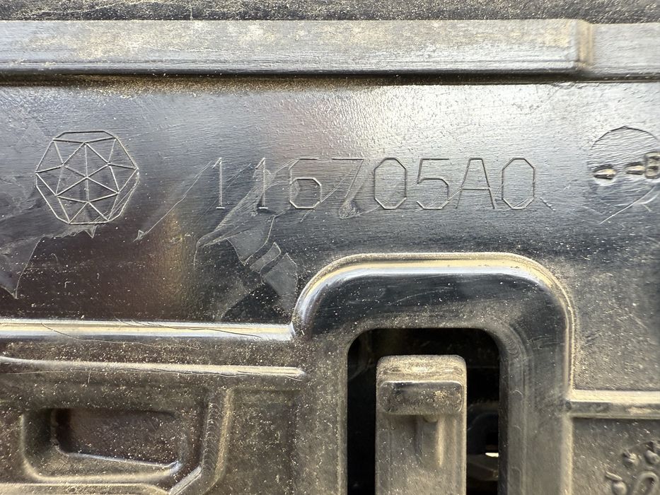 Renault Trafic III 3 lift atrapa grilla OE 628