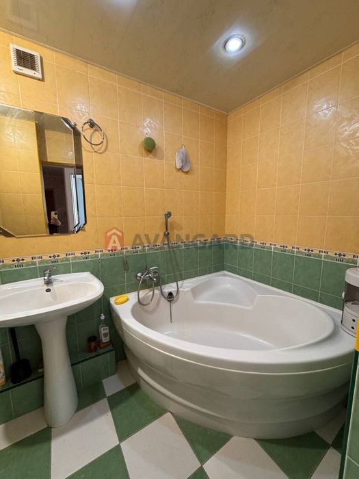 Продам 2 кв Соборный, Фурманова 50000$