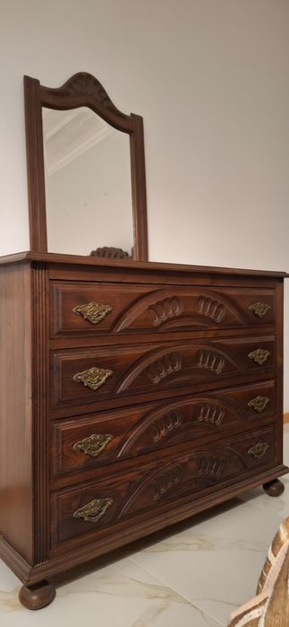 Conjunto de Quarto Elegante e Clássico — Estilo Vintage dos Anos 80/90