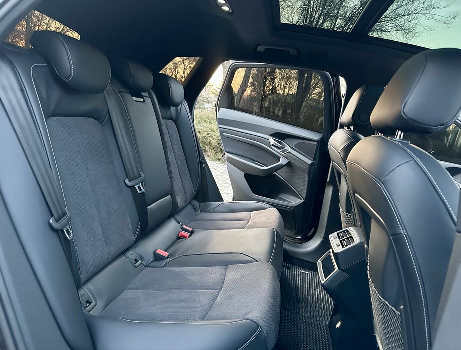 Audi E-tron 95kBt S-line 408л.с Quattro Европа Некрашена  Обмен