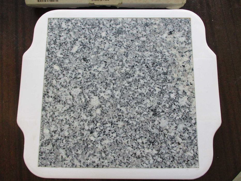 Placa térmica com o centro em granito, para aquecer no micro-ondas