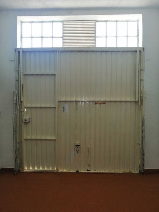 Arrendo a garagem/armazém/arrecadação