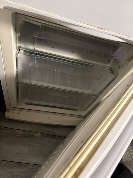 Холодильник indesit