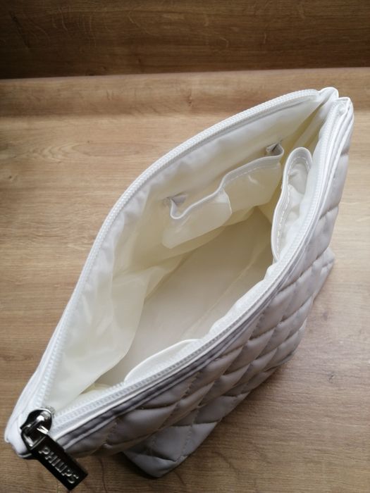 Kosmetyczka biała nowa 21,5 x 10 x 18