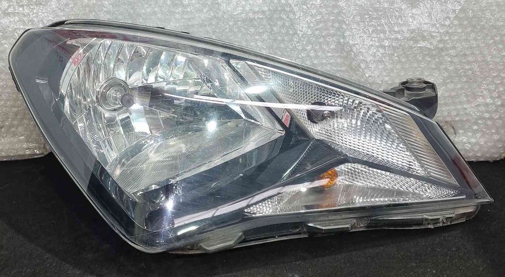 Ótica / Farol Direito 1EJ01067102 - SEAT Mii