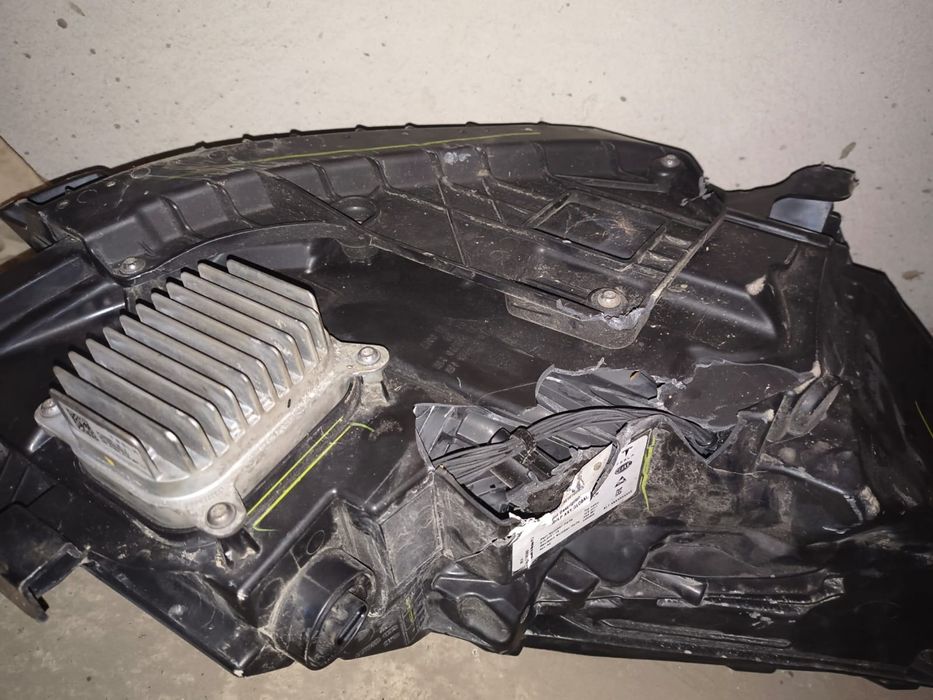 Фара Tesla model Y 2023