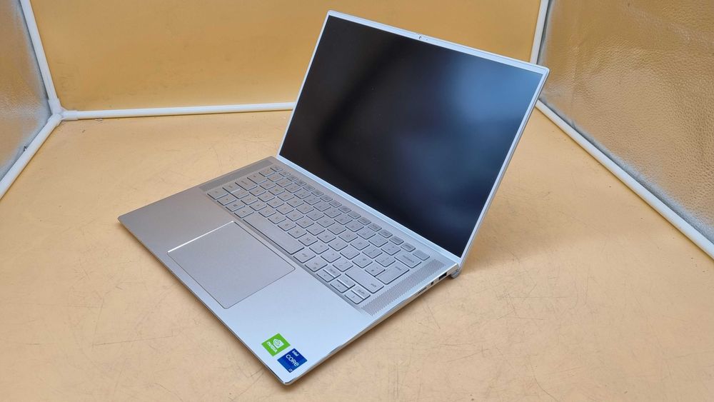 Laptop Dell Inspiron 14 7400 QHD+ 14" Intel i7 16 GB/512 GB nvidia