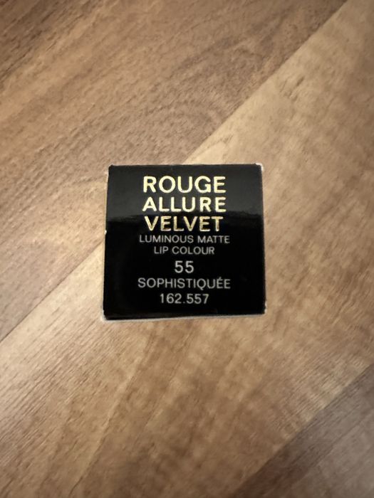 Chanel pomadka Rouge Allure Velvet 55 Sophistiquee