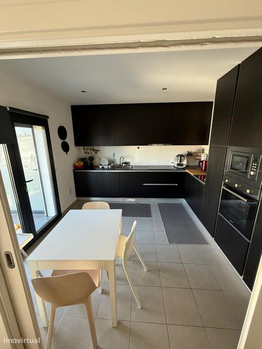 T3 com 2 casas de banho e garagem em Leiria