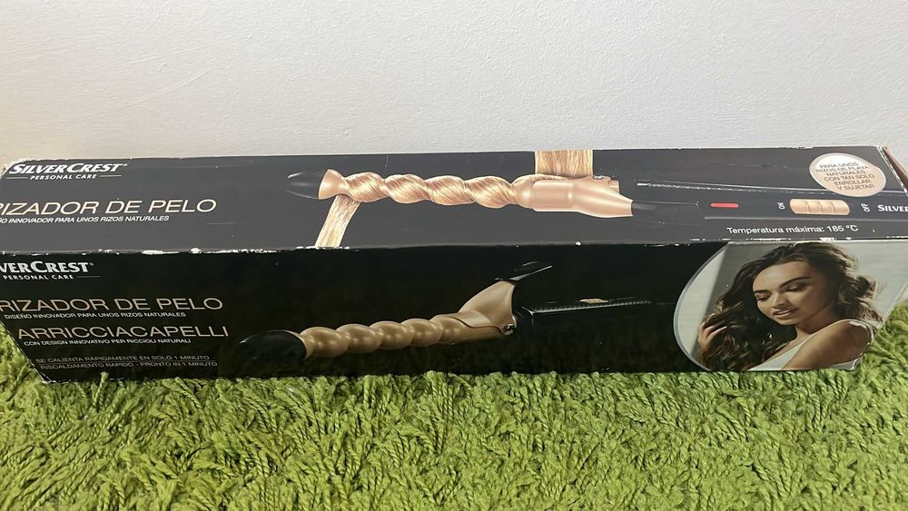 Relógio com conjunto de braceletes