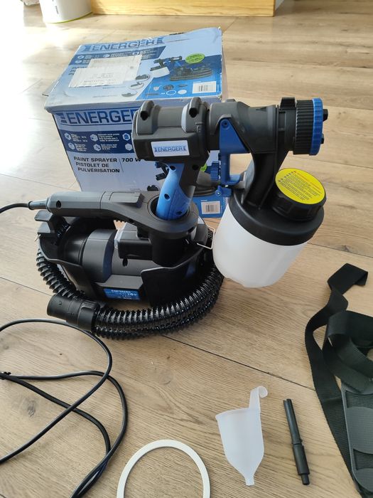 Pistolet do malowania 700wat, kompletny, jak nowy. 2024r

Wtyczka e