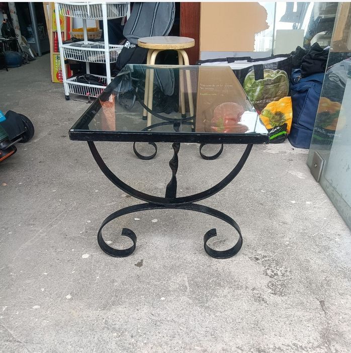 Mesa de centro estilo antigo