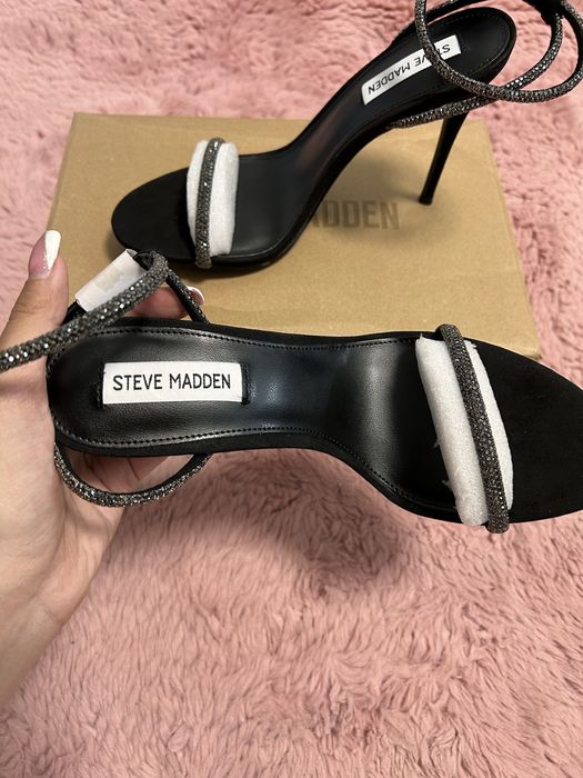 Sandałki na szpilce Steve Madden 40