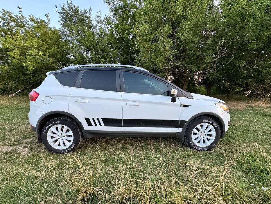 Ford Kuga 2.5 Turbo AWD 2010 год  Газ/бензин