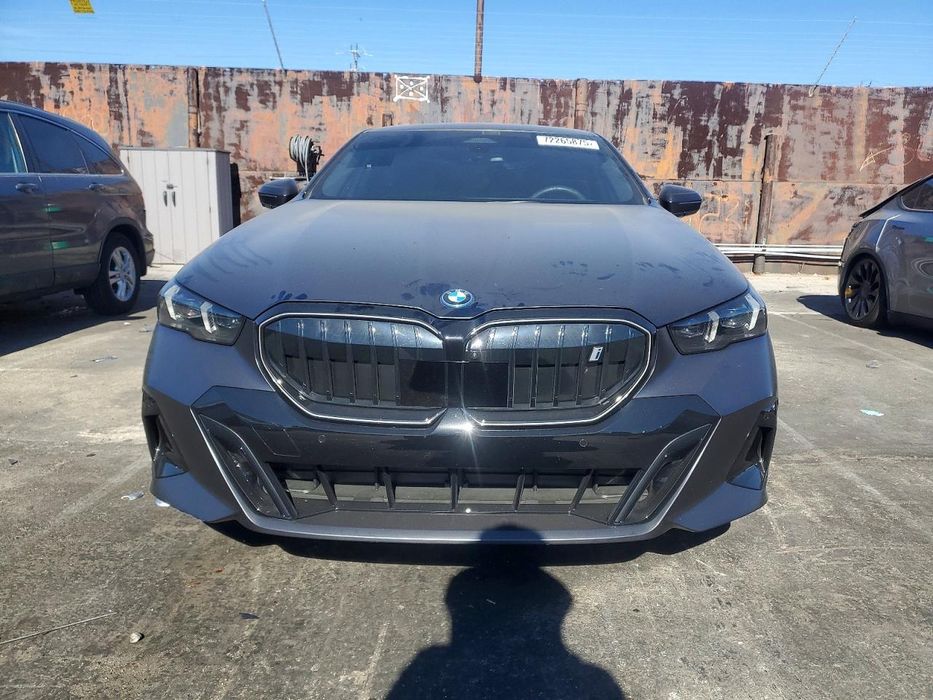 Бампер BMW I5 2023- g60 разборка бмв i5 запчастини автошрот