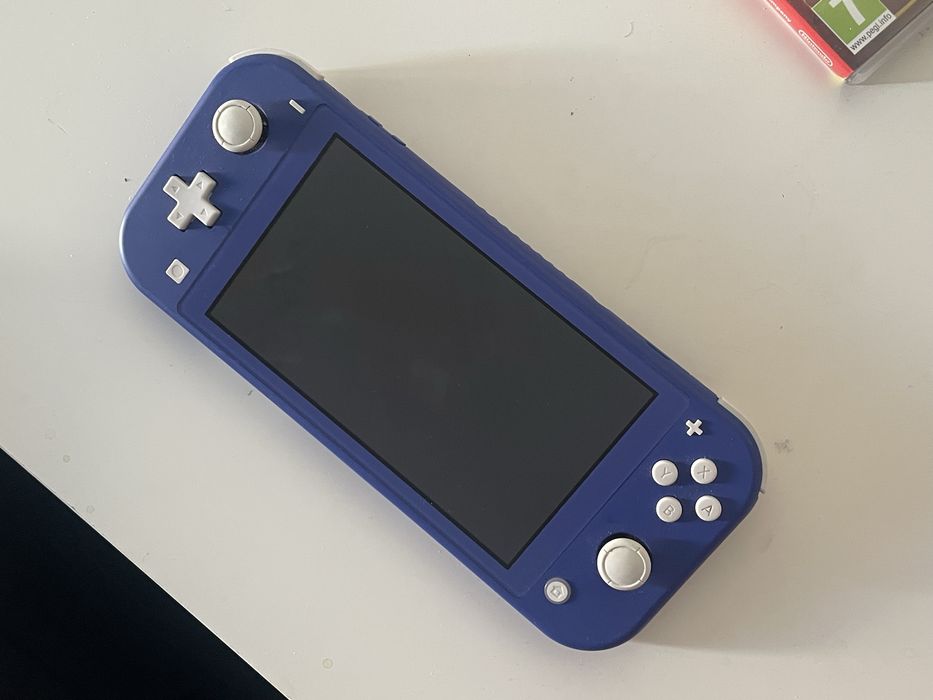 Nintendo Switch cor purpura + Pokémon Scarlet