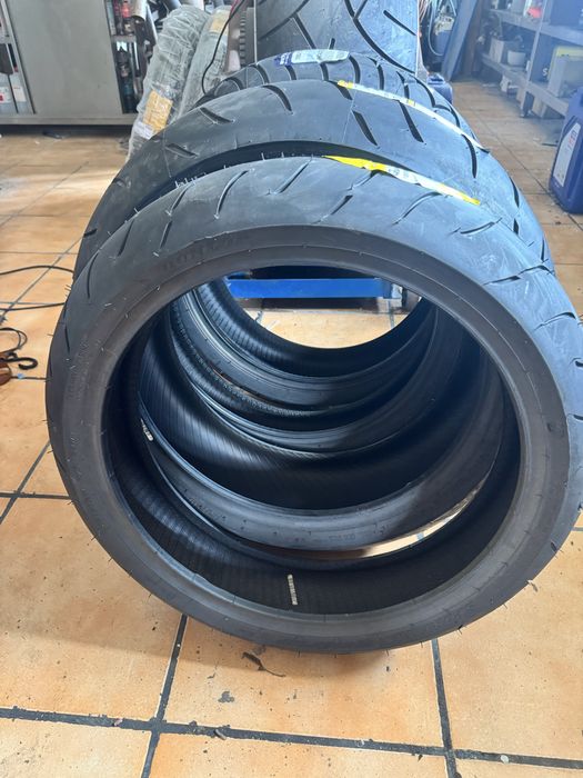 Par de Pneus Moto Dunlop Sportmax Qualifier II (120/70-17 e 200/50-17) – Novos