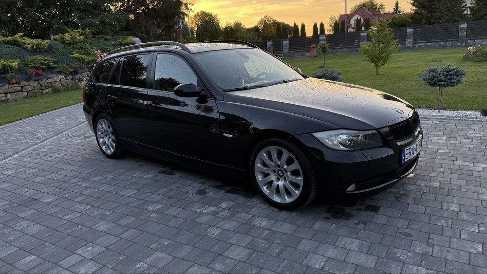 Bmw e91 318i black sapphire