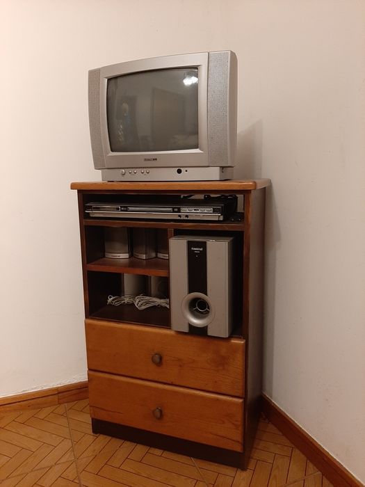 Móvel, televisão, dvd e sistema de som