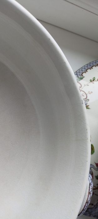 Старовинна супниця з двома кришками