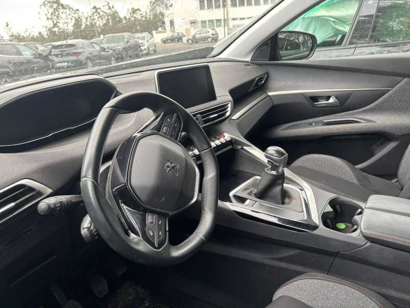 PEUGEOT 3008 1.5 BlueHDi