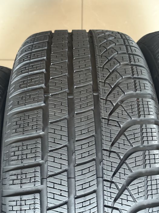 Шини зимові 245/45/18 Pirelli зимние шины 245/45r18 Pirelli