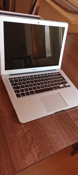 MacBook Air 13  A1466 Idealny 100 % Sprawny Nowa Bateria.