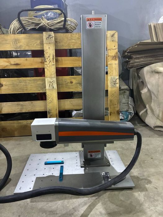 Волоконный лазерный гравёр XTlaser XTL-FP30