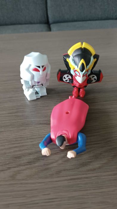 Zesaw zabawek z Happy Meal