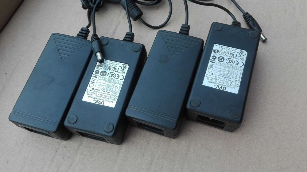12V  1,5A Zasilacz / Ładowarka