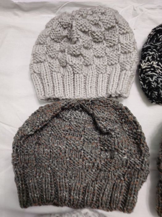Шапка ручная работа вязаная