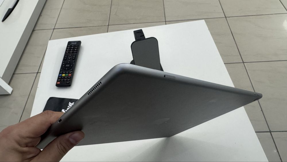 iPad Pro 12.9” 2-Gen 2017 256Gb Wi-Fi + LTE Cellular bypass Unlok 295$