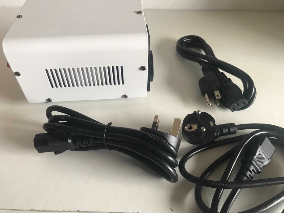 Перетворювач напруги LVYUAN vtusukeu-800/ 800VA, 110В/220В