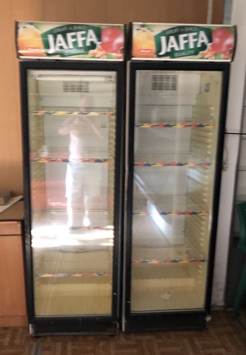 Холодильна вітрина для напоїв