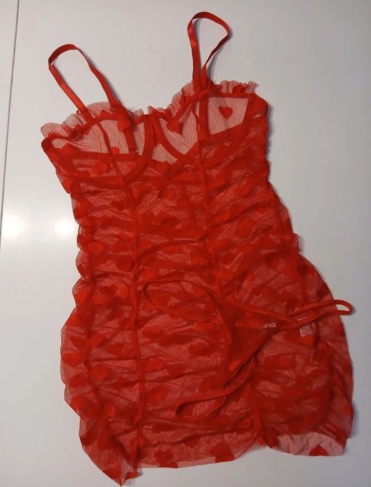 Bielizna erotyczna koszulka i stringi.