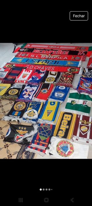 variados cachecois de varios clubes