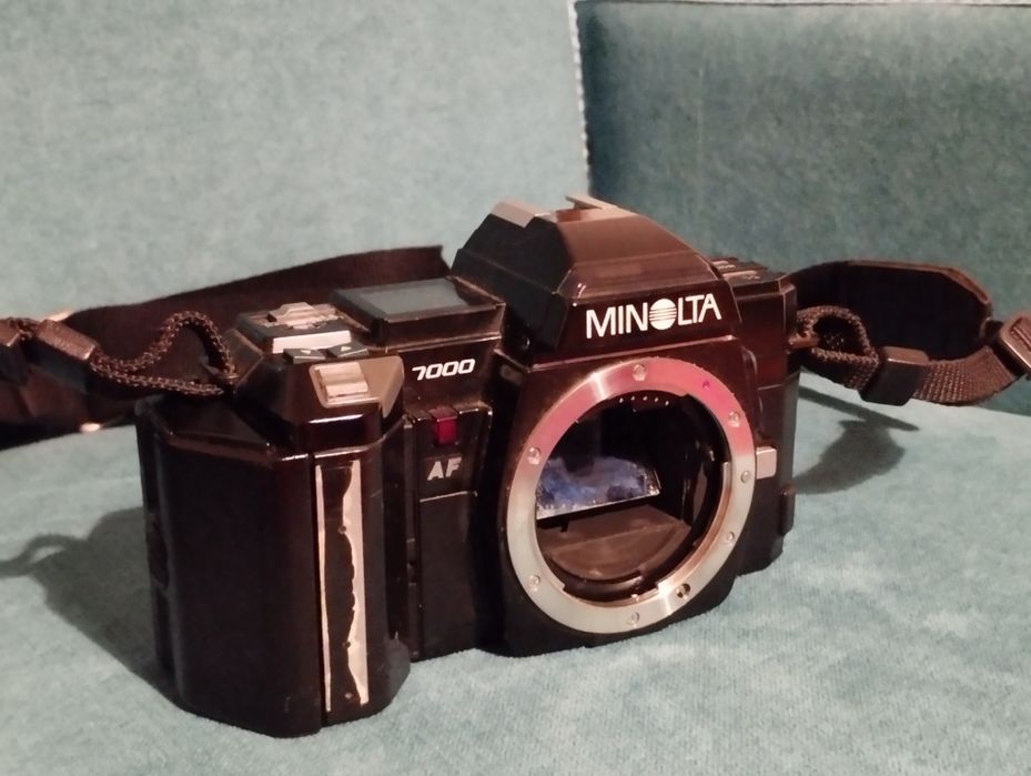 Minolta Maxxum 7000 usada com lente Sigma 70-210mm