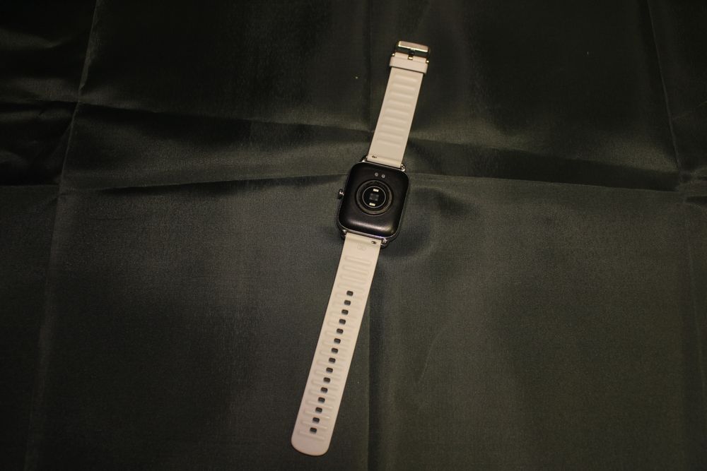 Smartwatch Haylou RS4 Plus + 6 Braceletes