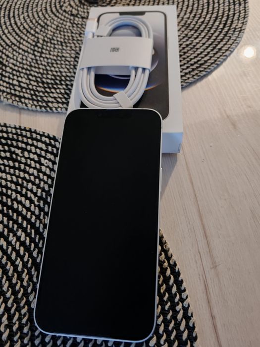 Sprzedam iPhone 16 e