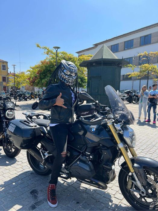 Bmw r1200r triple black
