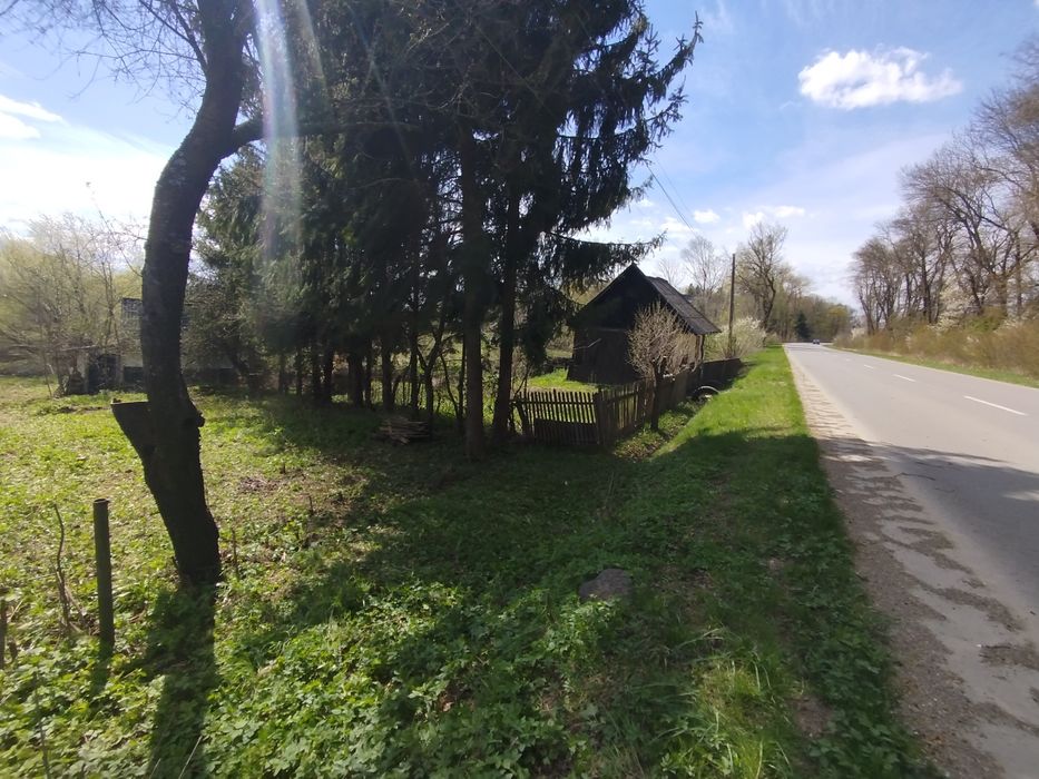 Будинок і земля неподалік м. Сторожинець