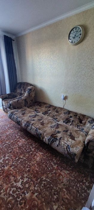 Диван та два крісла